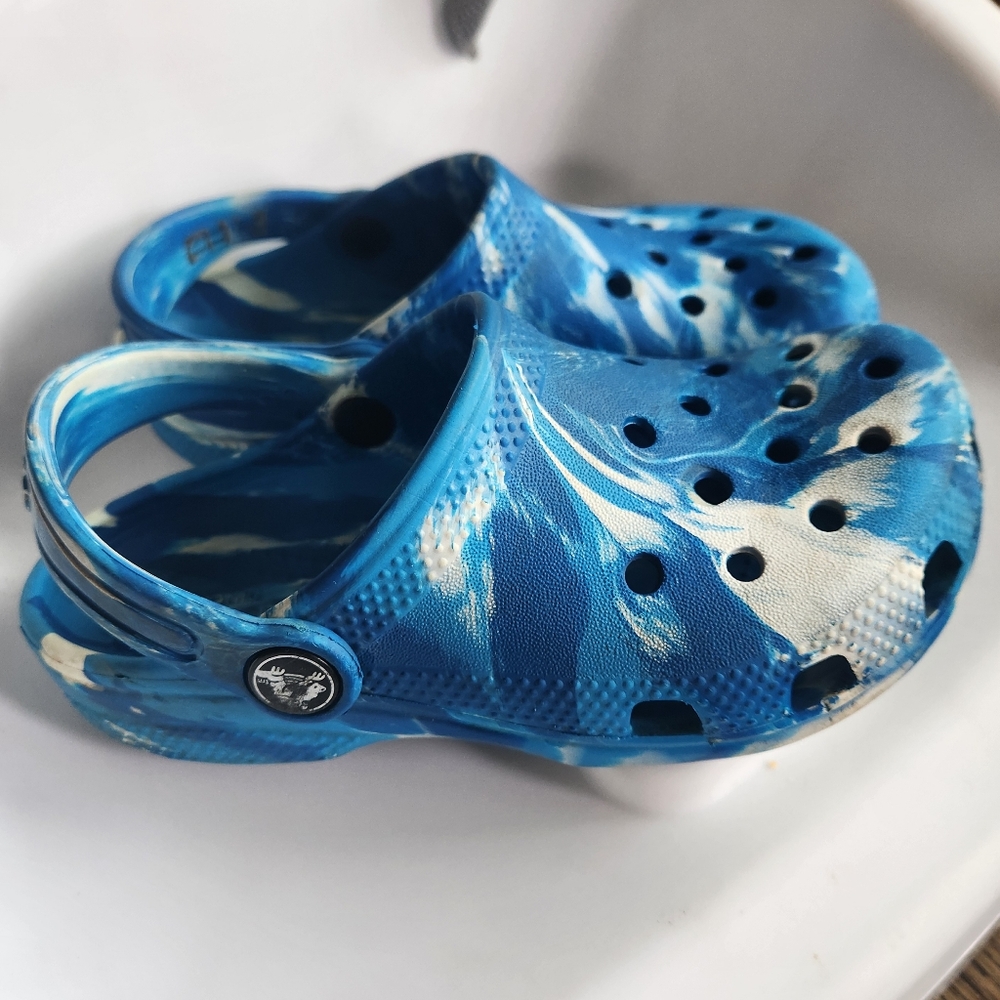 CROCS size 11 C